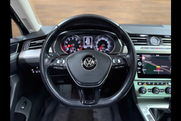 Volkswagen Passat Variant 1.4 TSI ACT Highline | Pano | Navi | Massagestoel | Camera | LED | Adaptive Cruise