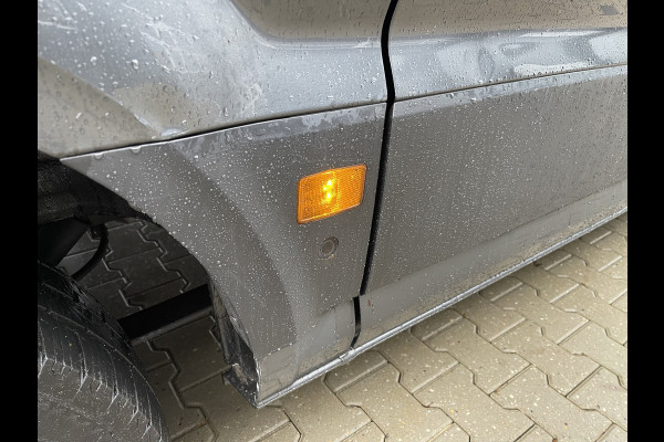 Volkswagen Crafter 35 2.0 TDI 140pk automaat L3H3 ( voorheen L2H2 ) Trendline / vaste prijs rijklaar € 16.950 ex btw / lease vanaf € 285 / grijs metallic / airco / cruise / pdc rondom / trekhaak / imperial