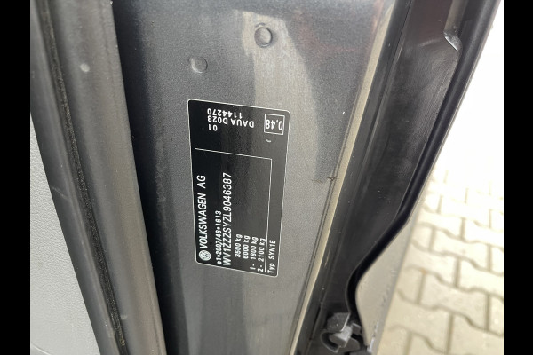 Volkswagen Crafter 35 2.0 TDI 140pk automaat L3H3 ( voorheen L2H2 ) Trendline / vaste prijs rijklaar € 16.950 ex btw / lease vanaf € 285 / grijs metallic / airco / cruise / pdc rondom / trekhaak / imperial