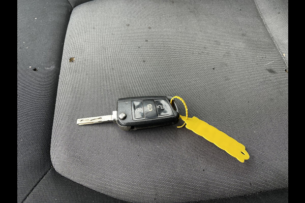 Volkswagen Crafter 35 2.0 TDI 140pk automaat L3H3 ( voorheen L2H2 ) Trendline / vaste prijs rijklaar € 16.950 ex btw / lease vanaf € 285 / grijs metallic / airco / cruise / pdc rondom / trekhaak / imperial