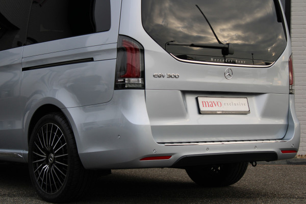 Mercedes-Benz Eqv 300 L2 / AMG / New Model / Luchtvering / 7-Persoons / Vol Opties / NIEUWSTAAT