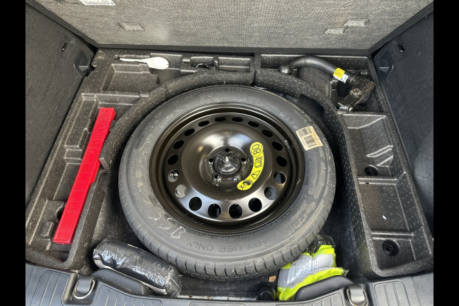 Ford Kuga 1.5 EcoB. ST-Line X TREKHAAK! TECHPACK! WINTERPACK!