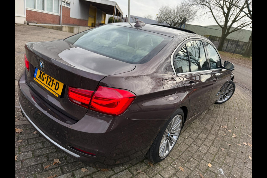 BMW 3-serie 320i 2019 Luxury Edition INDIVIDUAL DAKRAAM LEDER 1e-EIG NAP