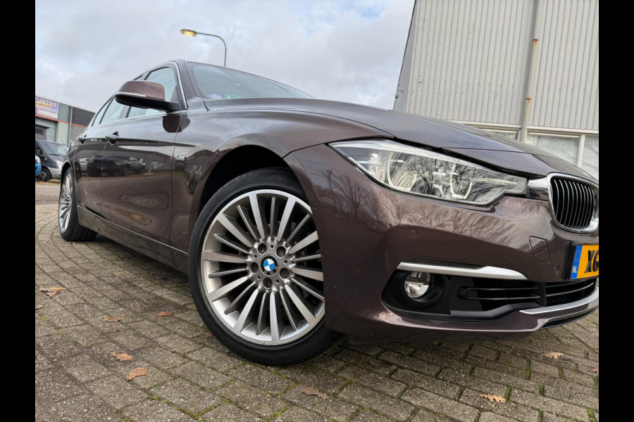 BMW 3-serie 320i 2019 Luxury Edition INDIVIDUAL DAKRAAM LEDER 1e-EIG NAP