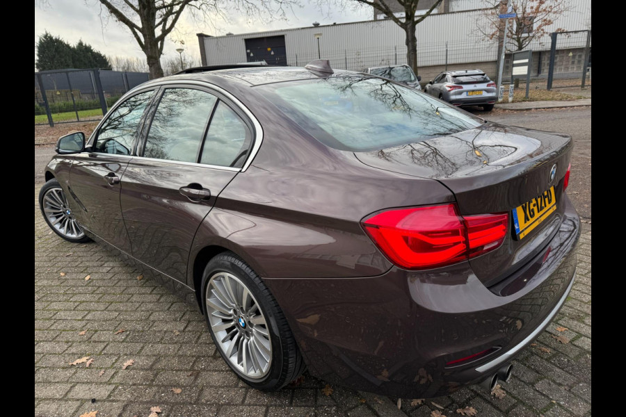 BMW 3-serie 320i 2019 Luxury Edition INDIVIDUAL DAKRAAM LEDER 1e-EIG NAP