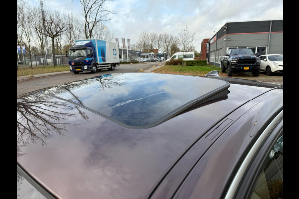 BMW 3-serie 320i 2019 Luxury Edition INDIVIDUAL DAKRAAM LEDER 1e-EIG NAP