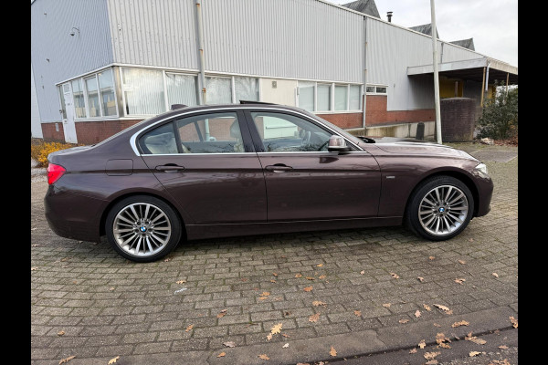 BMW 3-serie 320i 2019 Luxury Edition INDIVIDUAL DAKRAAM LEDER 1e-EIG NAP