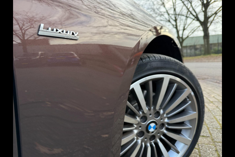 BMW 3-serie 320i 2019 Luxury Edition INDIVIDUAL DAKRAAM LEDER 1e-EIG NAP