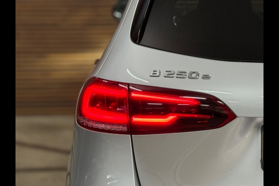 Mercedes-Benz B-Klasse 250 e Bus. Solution AMG Limited | Pano | Elektr stoelen + memory | Sfeer | Widescreen | LED Matrix | Camera