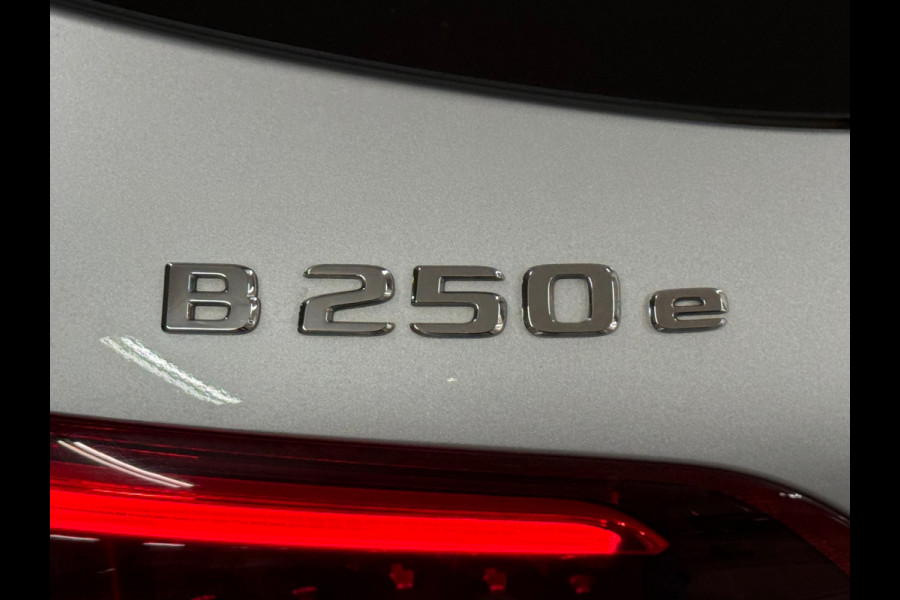 Mercedes-Benz B-Klasse 250 e Bus. Solution AMG Limited | Pano | Elektr stoelen + memory | Sfeer | Widescreen | LED Matrix | Camera