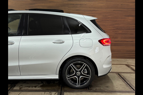 Mercedes-Benz B-Klasse 250 e Bus. Solution AMG Limited | Pano | Elektr stoelen + memory | Sfeer | Widescreen | LED Matrix | Camera