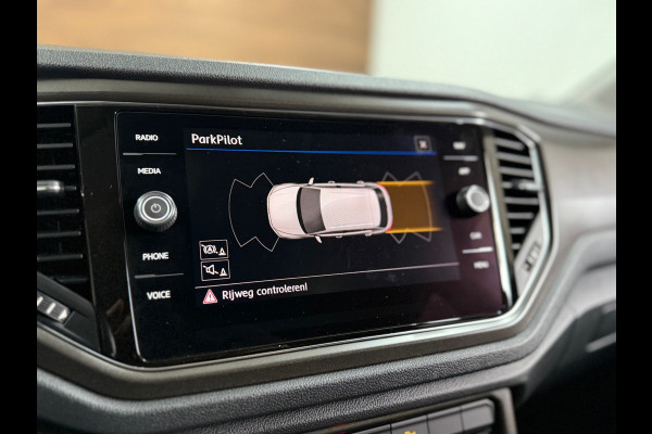 Volkswagen T-Roc 1.5 TSI Sport Business R | Pano | LED | Elektrische kofferklep | 18Inch | Winterpakket | Adaptieve Cruise