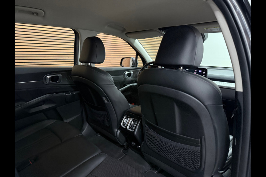Kia Sorento 1.6 T-GDI Plug-in Hybrid 4WD DynamicLine 7p. | Luxe Leer | Afn. Trekhaak | Winterpakket | Adaptive Cruise