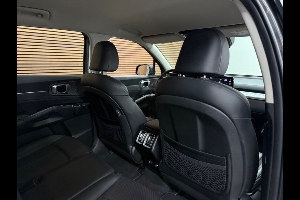 Kia Sorento 1.6 T-GDI Plug-in Hybrid 4WD DynamicLine 7p. | Luxe Leer | Afn. Trekhaak | Winterpakket | Adaptive Cruise