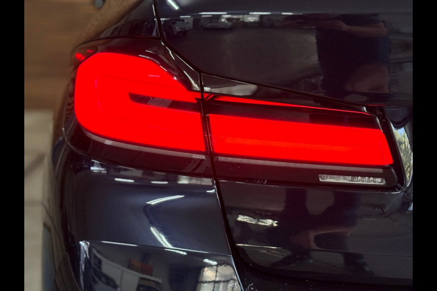 BMW 5 Serie 530e High Executive M-Sport Shadow Line | Laser | LCI | Pano | Drive Assist Prof | 19' inch