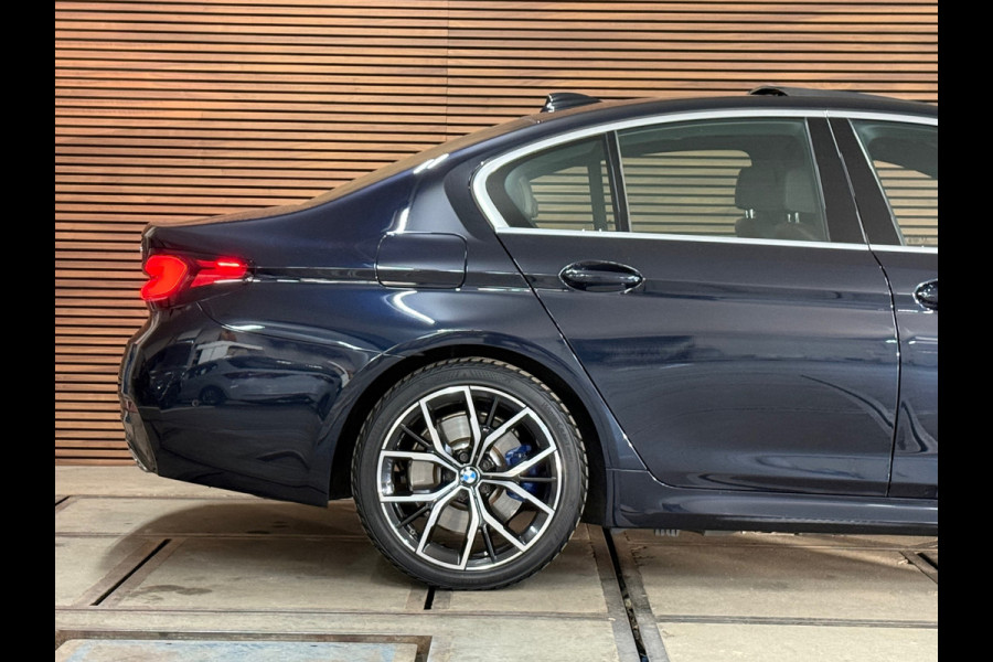 BMW 5 Serie 530e High Executive M-Sport Shadow Line | Laser | LCI | Pano | Drive Assist Prof | 19' inch