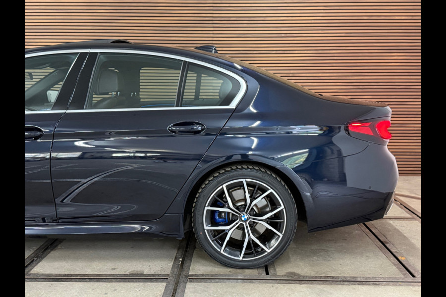 BMW 5 Serie 530e High Executive M-Sport Shadow Line | Laser | LCI | Pano | Drive Assist Prof | 19' inch