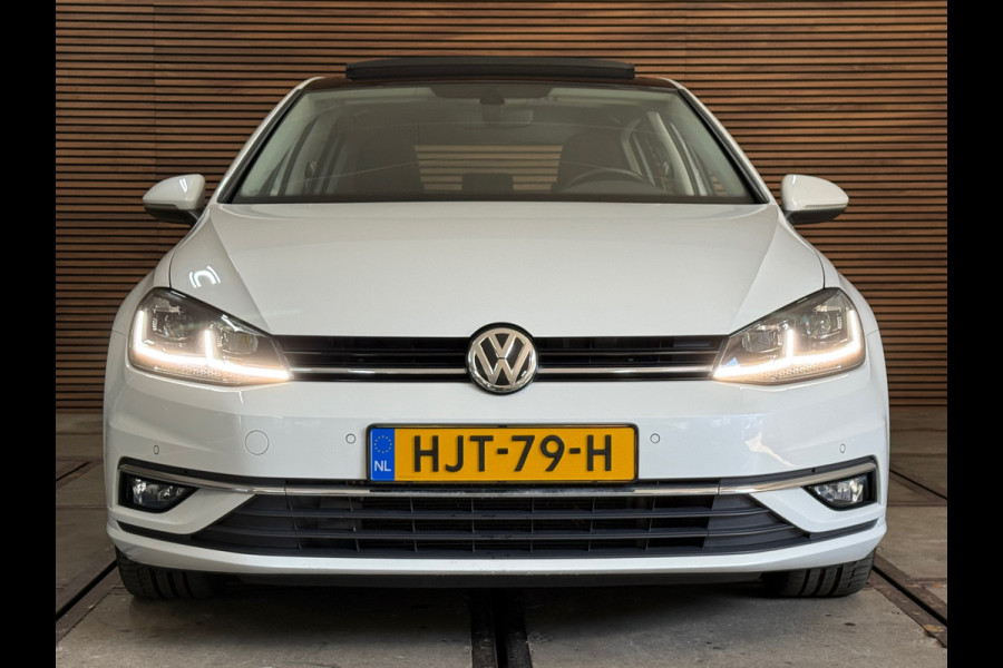Volkswagen Golf 1.5 TSI Highline PANO/NAVI/CAMERA/LED/SPORTSTOELEN/CLIMATE/PARELMOER !