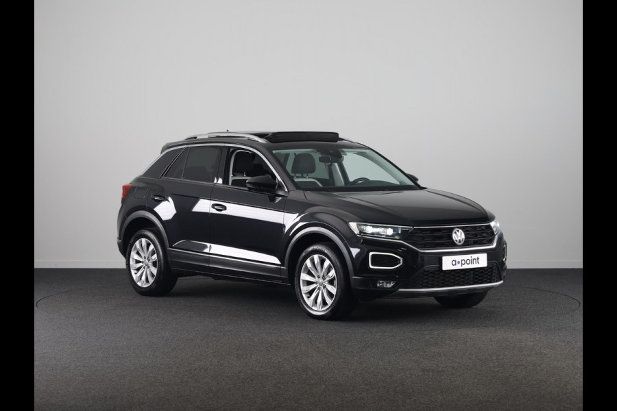 Volkswagen T-Roc 1.5 TSI Sport 150 pk Automaat (DSG) | Navigatie | Panoramadak | Parkeersensoren | Adaptieve cruise control | Keyless |
