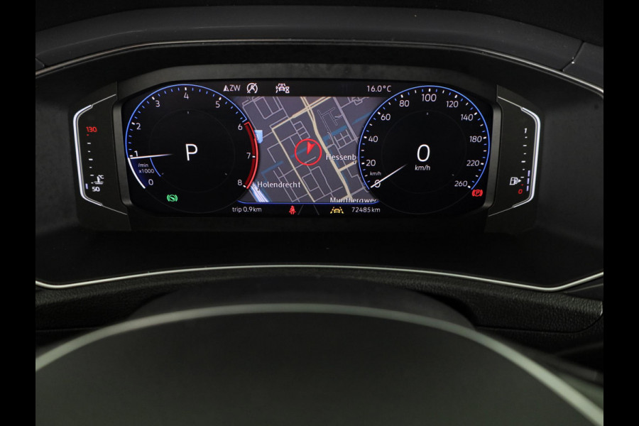 Volkswagen T-Roc 1.5 TSI Sport 150 pk Automaat (DSG) | Navigatie | Panoramadak | Parkeersensoren | Adaptieve cruise control | Keyless |