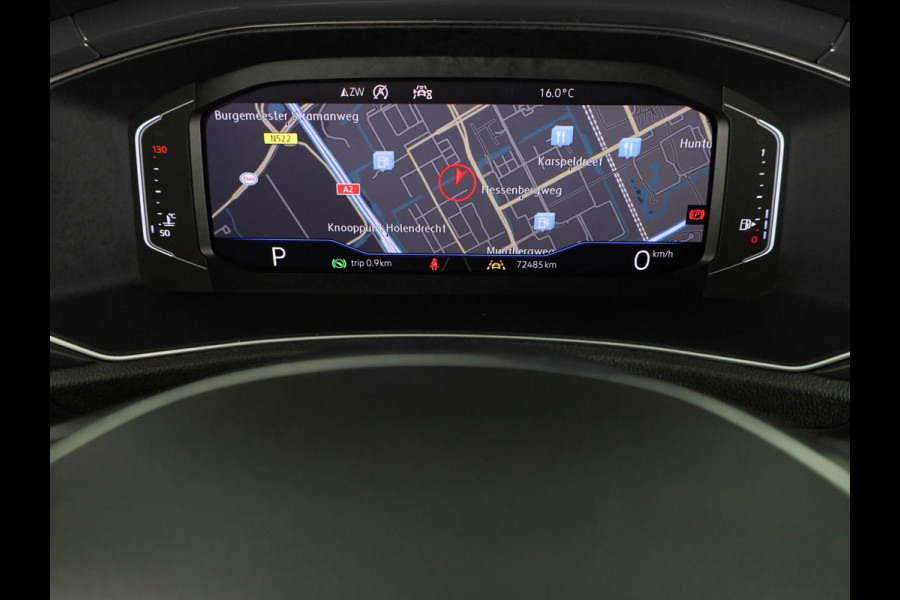 Volkswagen T-Roc 1.5 TSI Sport 150 pk Automaat (DSG) | Navigatie | Panoramadak | Parkeersensoren | Adaptieve cruise control | Keyless |