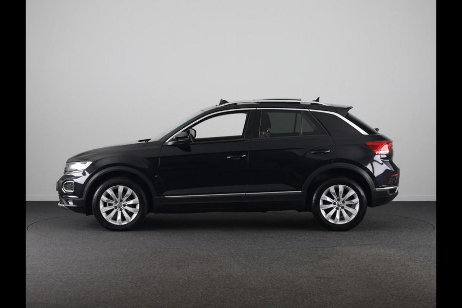 Volkswagen T-Roc 1.5 TSI Sport 150 pk Automaat (DSG) | Navigatie | Panoramadak | Parkeersensoren | Adaptieve cruise control | Keyless |