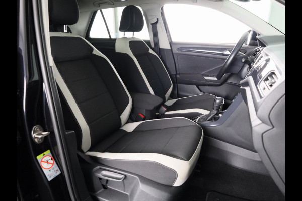 Volkswagen T-Roc 1.5 TSI Sport 150 pk Automaat (DSG) | Navigatie | Panoramadak | Parkeersensoren | Adaptieve cruise control | Keyless |