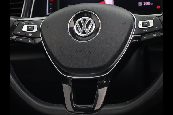Volkswagen T-Roc 1.5 TSI Sport 150 pk Automaat (DSG) | Navigatie | Panoramadak | Parkeersensoren | Adaptieve cruise control | Keyless |