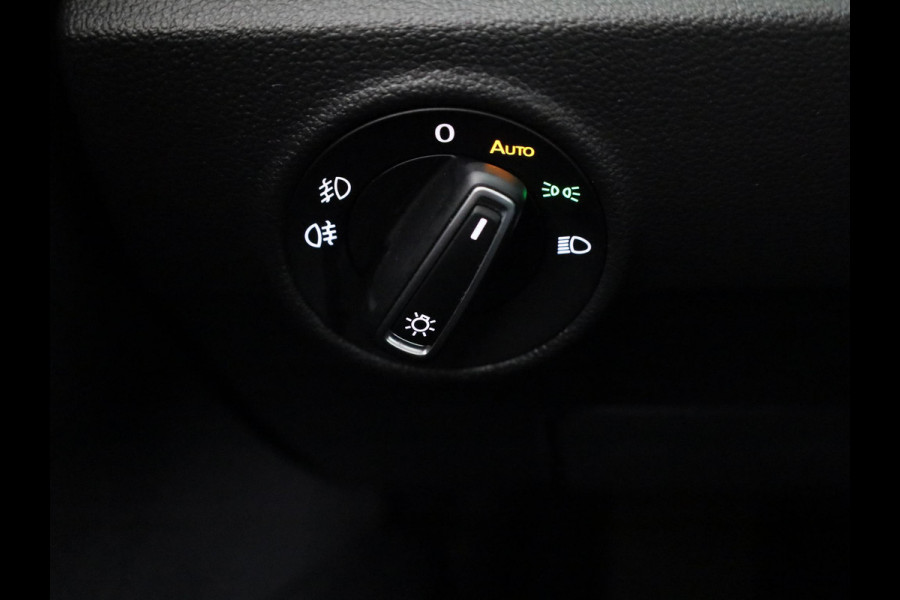 Volkswagen T-Roc 1.5 TSI Sport 150 pk Automaat (DSG) | Navigatie | Panoramadak | Parkeersensoren | Adaptieve cruise control | Keyless |