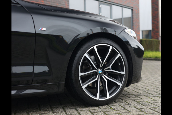 BMW 4 Serie Coupé 420i | M-Sport - HUD - Schuifdak