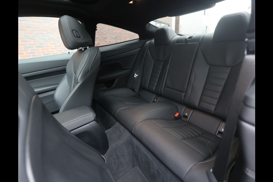 BMW 4 Serie Coupé 420i | M-Sport - HUD - Schuifdak