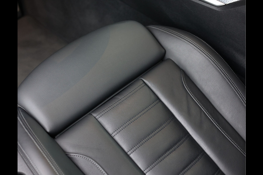 BMW 4 Serie Coupé 420i | M-Sport - HUD - Schuifdak