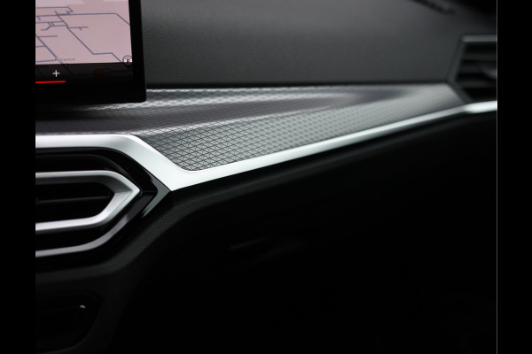 BMW 4 Serie Coupé 420i | M-Sport - HUD - Schuifdak