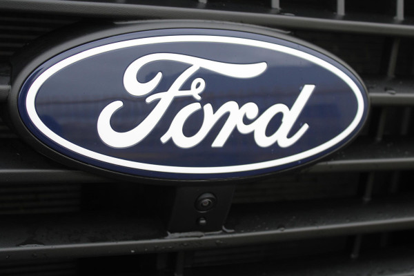 Ford Transit Custom 300 2.0 TDCI Dubbele Cabine L1H1 Limited | Trekhaak | Driver Assistance Pack | Stuurwielverwarming | Dubbele Zijschuifdeur | Camera | Navigatie