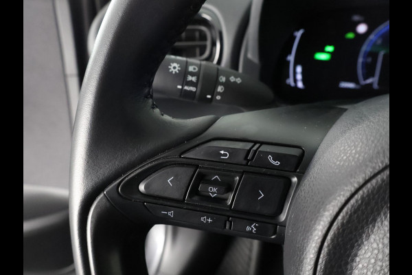 Toyota Yaris Cross 1.5 Hybrid 115 First Edition | Afneembare trekhaak | Navigatie | Apple Carplay & AndroidAUTO |