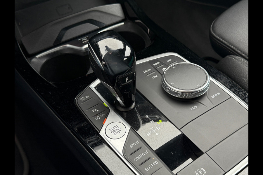 BMW 1-serie 118i AUT Executive SPORT Sportstoelen|LED|Dealer Onderhouden