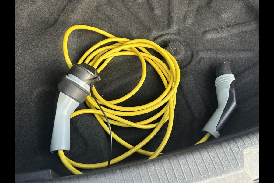 Volkswagen e-Golf E-Golf Full Led Carplay Clima Pdc Adaptive cruise Aut Verlichting Stoelverwarming