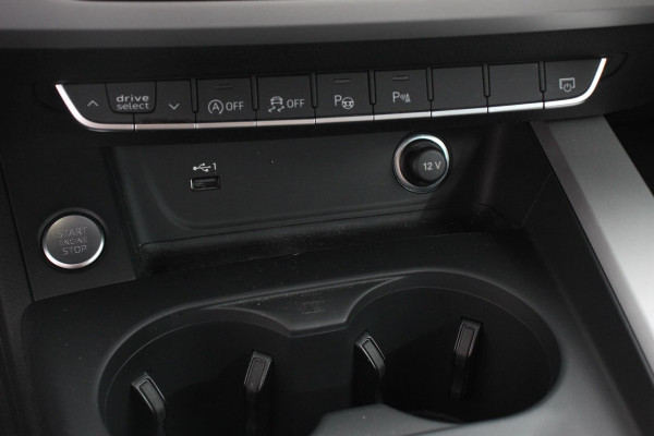 Audi A4 Avant 40 TFSI 204pk S-tronic S-Line Black Edition | Navigatie | Apple Carplay/Android Auto | Adaptive Cruise Control | Parkeersensoren | Camera | Dodehoek Assistent | Elektrische Achterklep | Stoelverwarming | Climate Control |