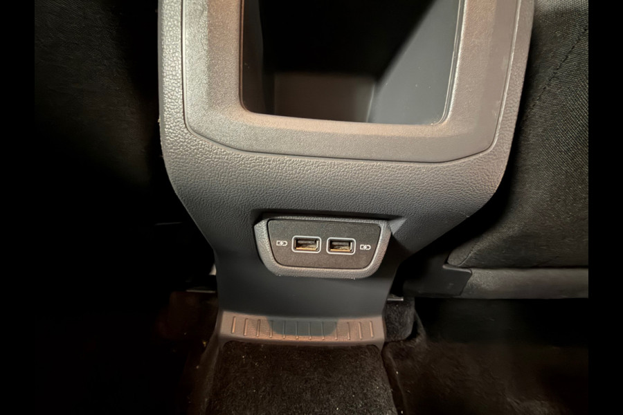 Volkswagen T-Cross 1.0 TSI Style DSG NAVIGATIE CAMERA APPLE CARPLAY PDC CRUISE STOELVERWARMING KEYLESS-GO START/STOP