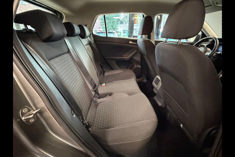 Volkswagen T-Cross 1.0 TSI Style DSG NAVIGATIE CAMERA APPLE CARPLAY PDC CRUISE STOELVERWARMING KEYLESS-GO START/STOP