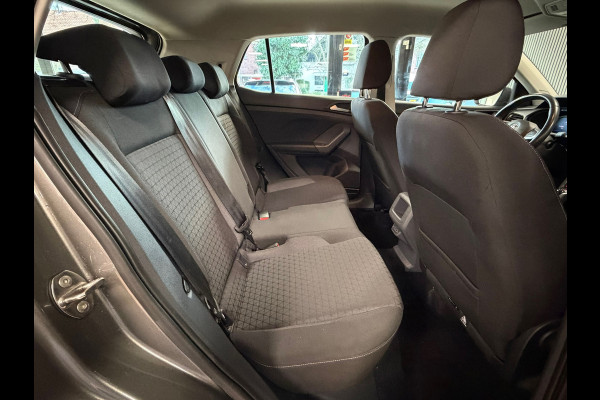 Volkswagen T-Cross 1.0 TSI Style DSG NAVIGATIE CAMERA APPLE CARPLAY PDC CRUISE STOELVERWARMING KEYLESS-GO START/STOP