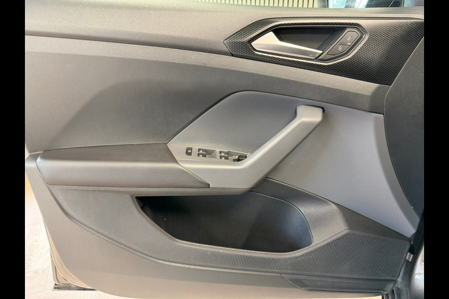 Volkswagen T-Cross 1.0 TSI Style DSG NAVIGATIE CAMERA APPLE CARPLAY PDC CRUISE STOELVERWARMING KEYLESS-GO START/STOP