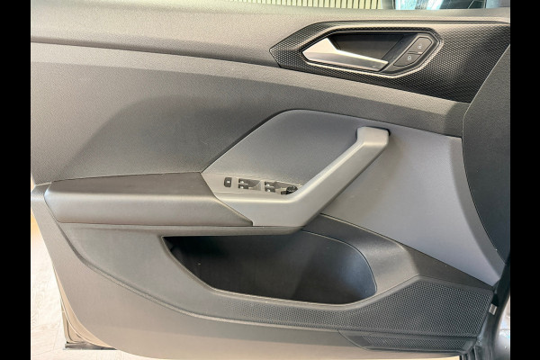 Volkswagen T-Cross 1.0 TSI Style DSG NAVIGATIE CAMERA APPLE CARPLAY PDC CRUISE STOELVERWARMING KEYLESS-GO START/STOP