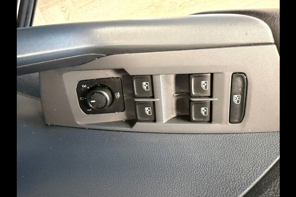 Volkswagen T-Cross 1.0 TSI Style DSG NAVIGATIE CAMERA APPLE CARPLAY PDC CRUISE STOELVERWARMING KEYLESS-GO START/STOP