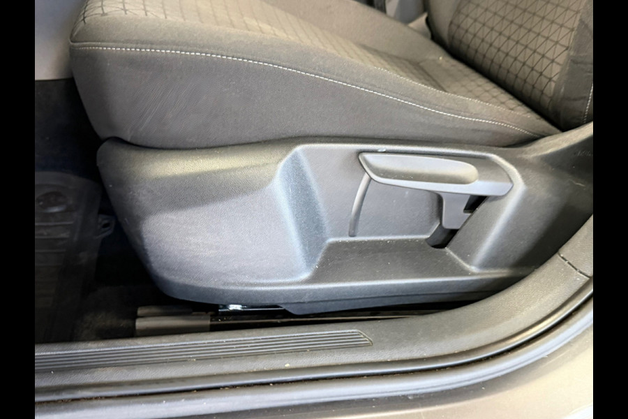 Volkswagen T-Cross 1.0 TSI Style DSG NAVIGATIE CAMERA APPLE CARPLAY PDC CRUISE STOELVERWARMING KEYLESS-GO START/STOP