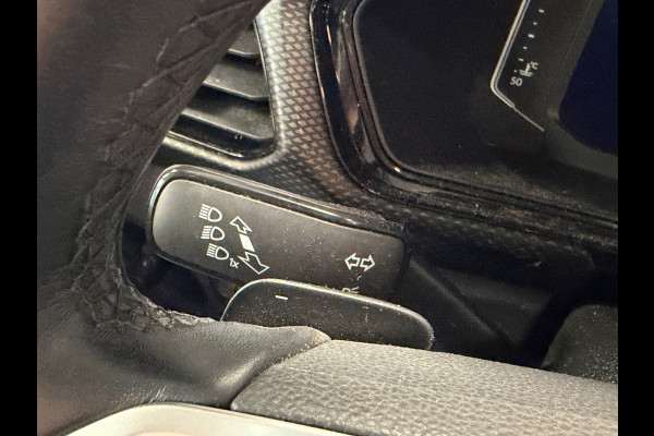 Volkswagen T-Cross 1.0 TSI Style DSG NAVIGATIE CAMERA APPLE CARPLAY PDC CRUISE STOELVERWARMING KEYLESS-GO START/STOP