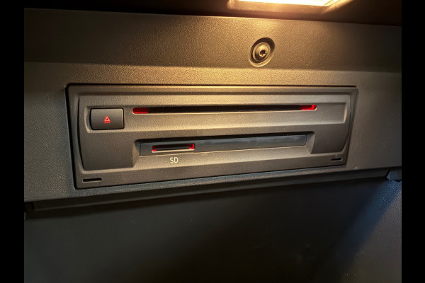 Volkswagen T-Cross 1.0 TSI Style DSG NAVIGATIE CAMERA APPLE CARPLAY PDC CRUISE STOELVERWARMING KEYLESS-GO START/STOP