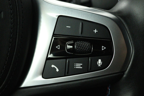 BMW i4 M50 High Executive 84 kWh (STOELVERWARMING, ADAPTIEVE CRUISE CONTROL, NAVIGATIE, CARPLAY)