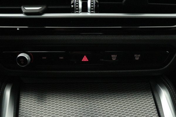 BMW i4 M50 High Executive 84 kWh (STOELVERWARMING, ADAPTIEVE CRUISE CONTROL, NAVIGATIE, CARPLAY)