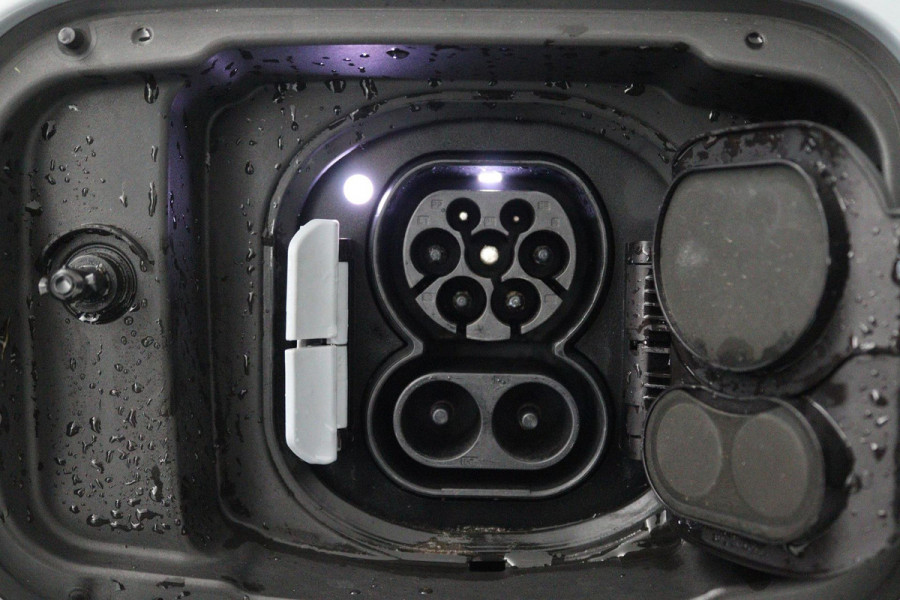 BMW i4 M50 High Executive 84 kWh (STOELVERWARMING, ADAPTIEVE CRUISE CONTROL, NAVIGATIE, CARPLAY)